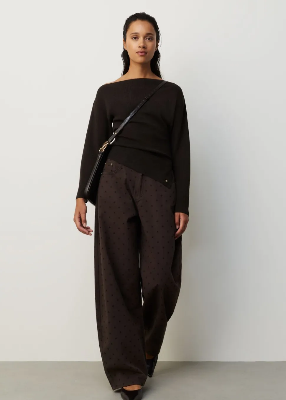 One shoulder trui