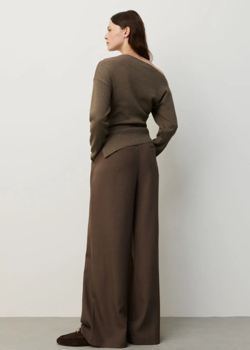 One shoulder trui