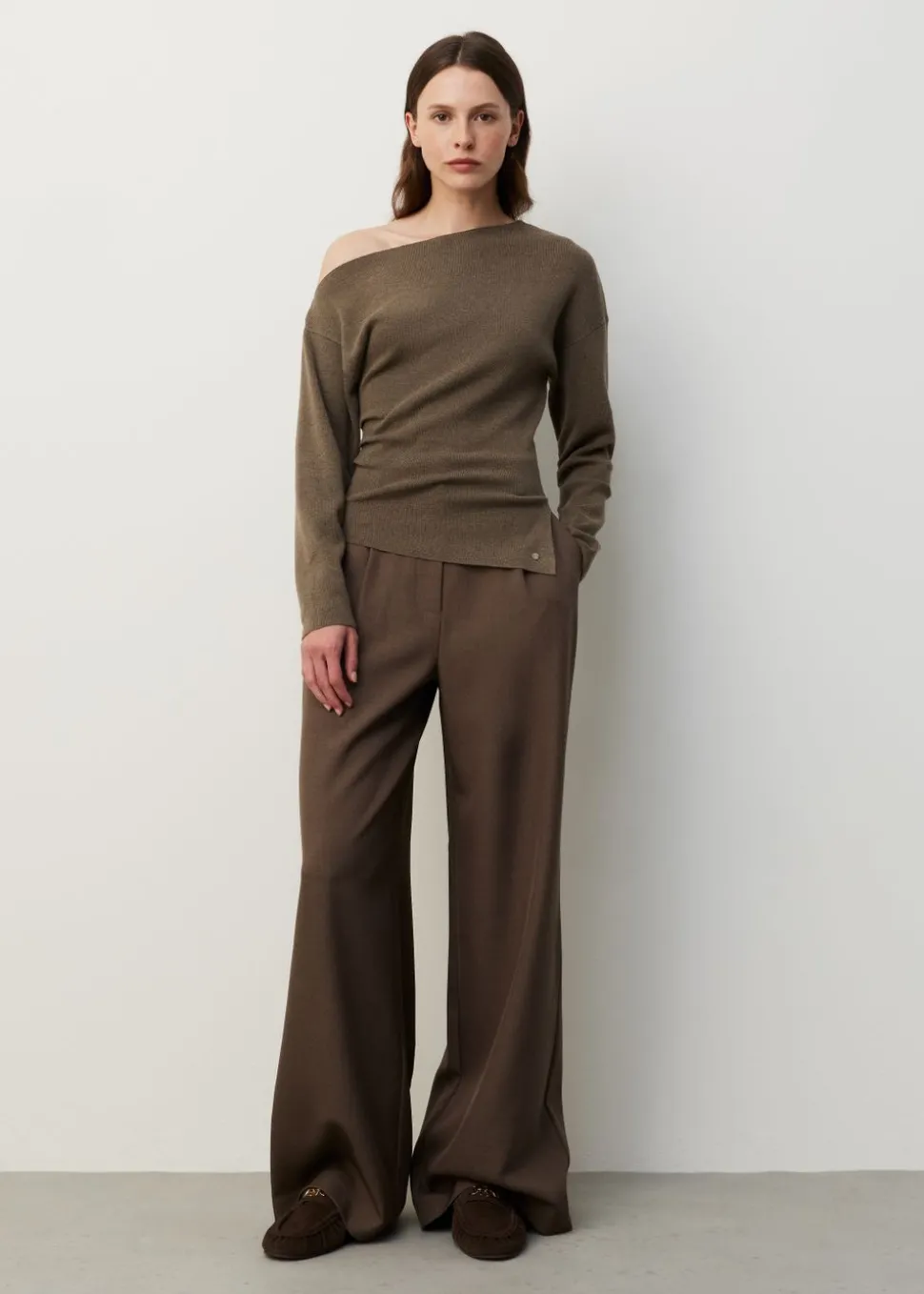 One shoulder trui