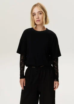 T-shirt met kanten mouwen